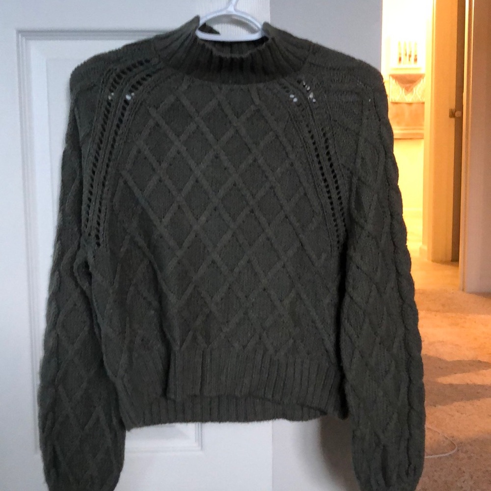 American Eagle sweater
